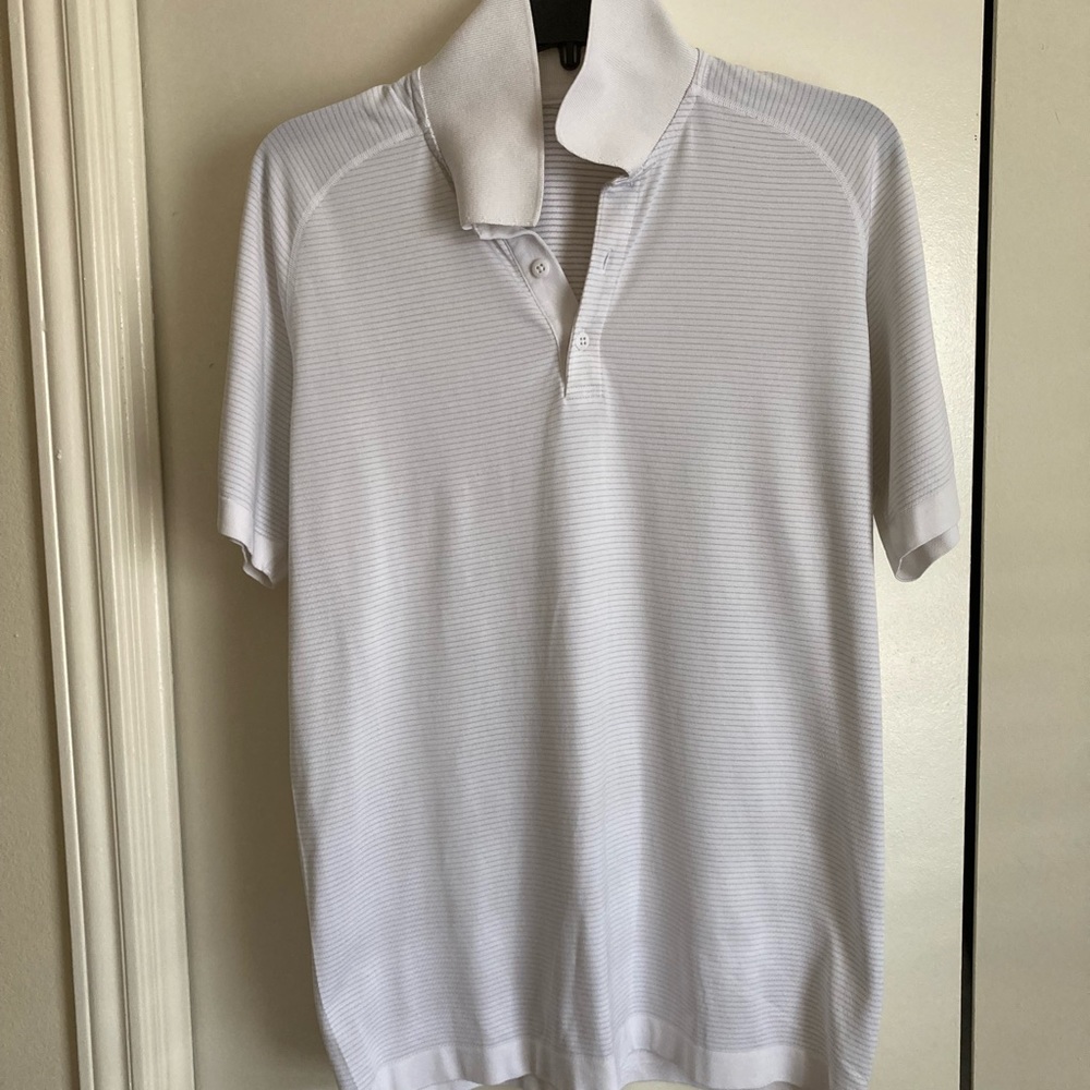Medium white metal vent tech polo